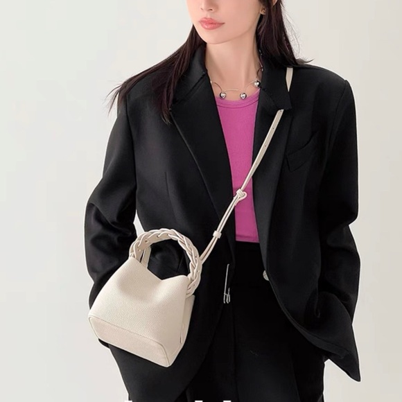 Elegant Braided Handle Mini Tote Bag in Cream Pebbled Leather Versatile&Stylish - Picture 3 of 4